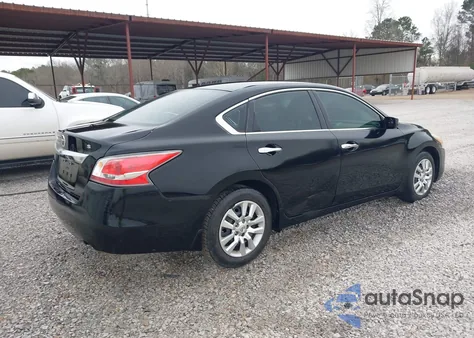 2015 Nissan Altima 2.5 S z USA, uszkodzony, nr VIN 1N4AL3AP0FN407973